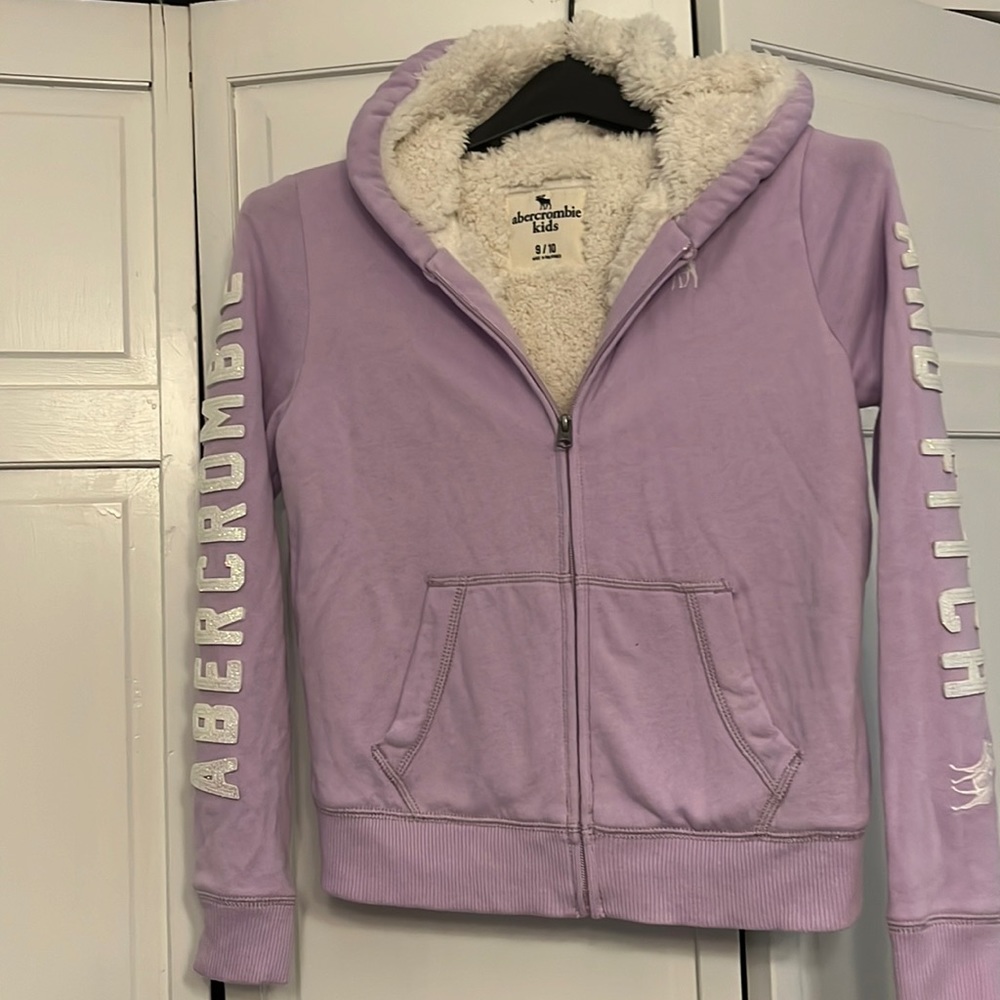 EUC- Girls Abercrombie and Fitch Sherpa lined zip up sweatshirt, size 9/10